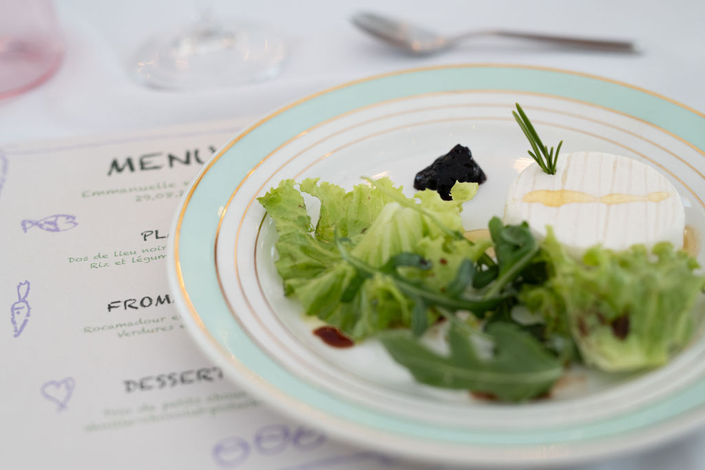 Assiette du repas de mariage aux Hiboux du Quercy
